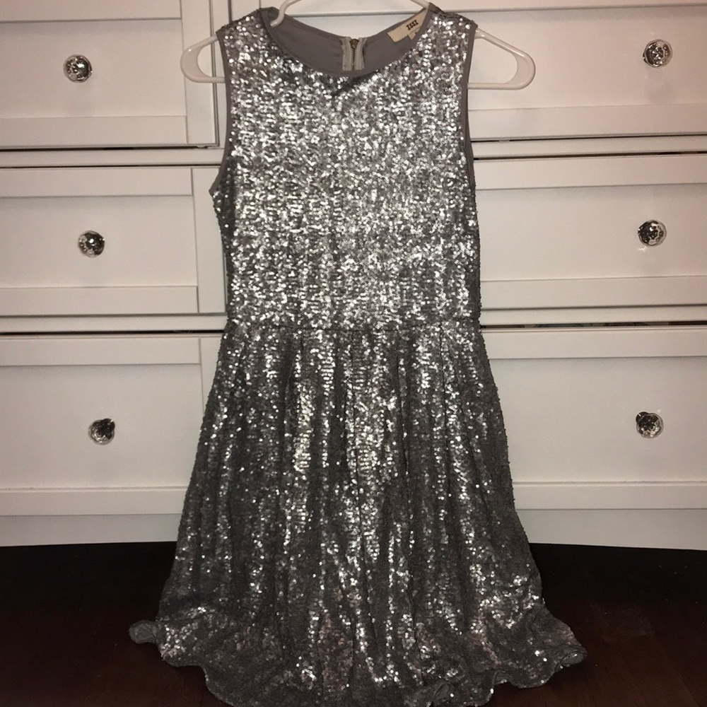 SILVER/grey sequin dress! GREAT CONDITION!!